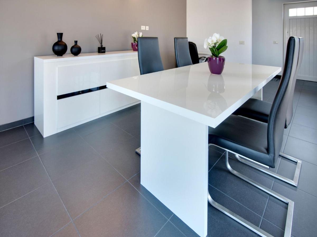 Modern Holiday Home In De Haan With Garden エクステリア 写真