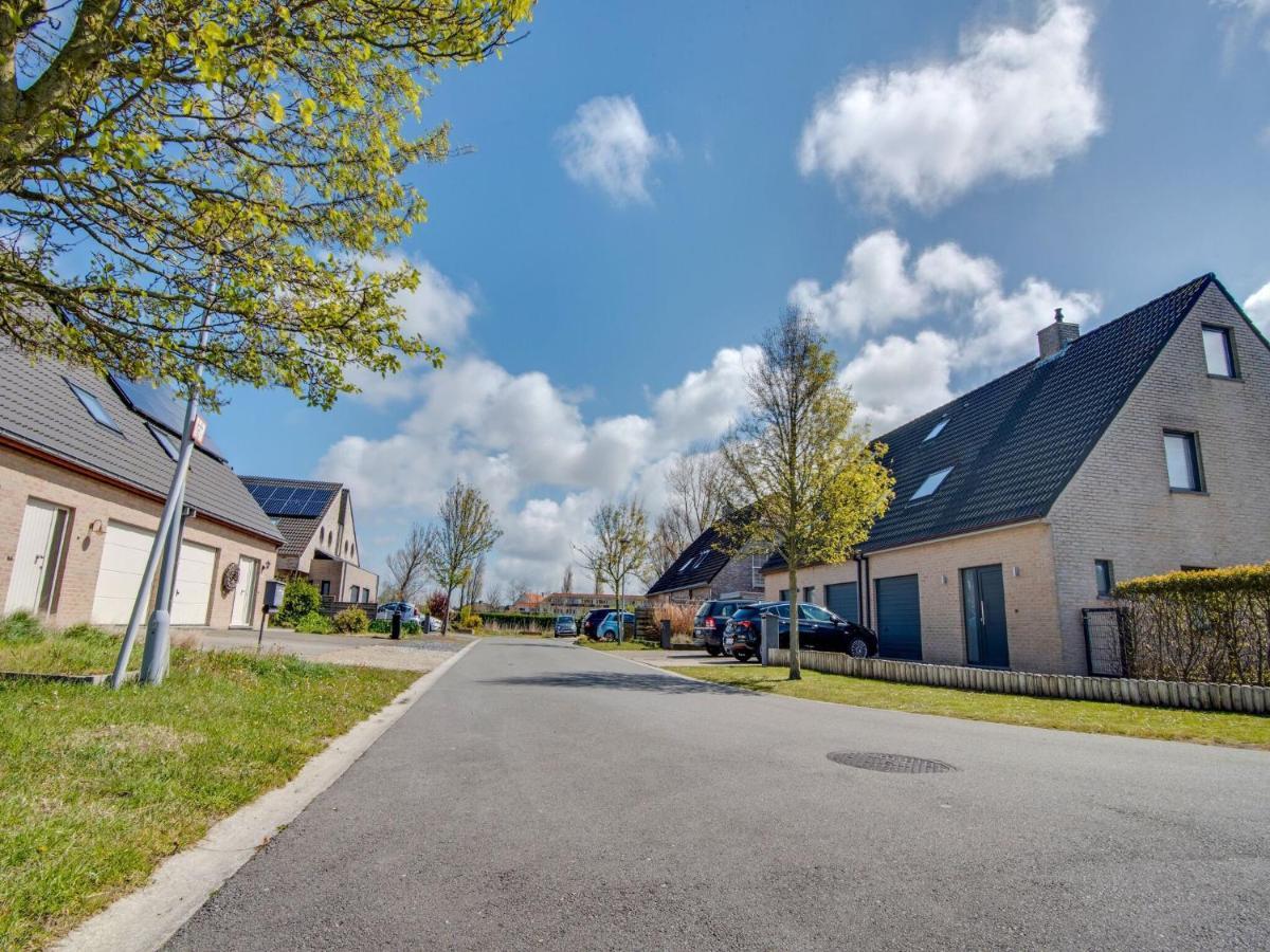 Modern Holiday Home In De Haan With Garden エクステリア 写真