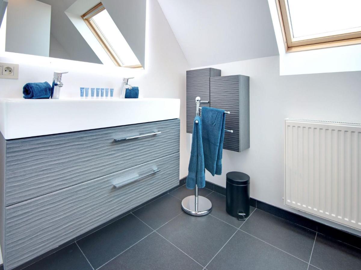 Modern Holiday Home In De Haan With Garden エクステリア 写真