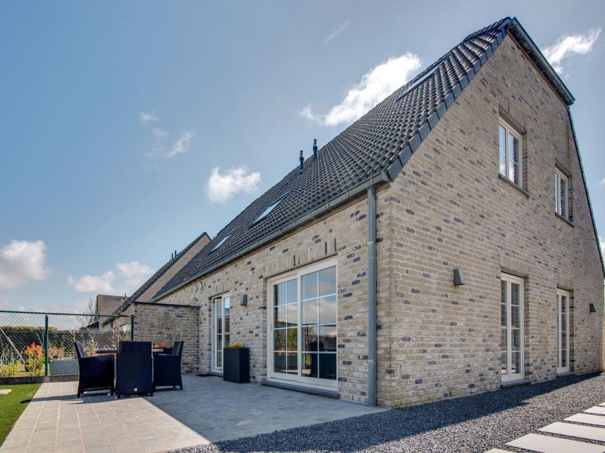 Modern Holiday Home In De Haan With Garden エクステリア 写真