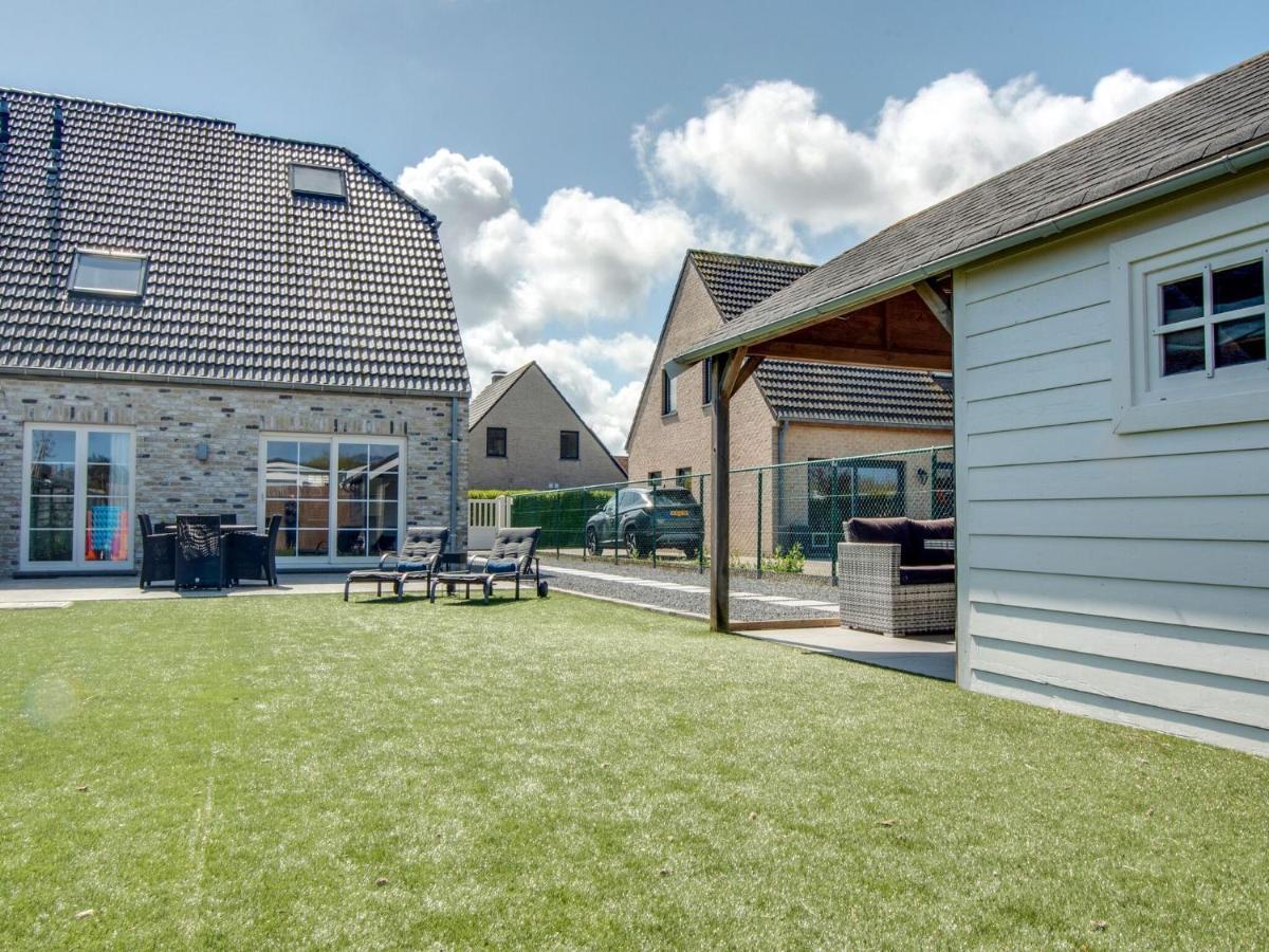 Modern Holiday Home In De Haan With Garden エクステリア 写真