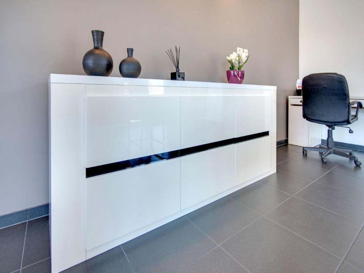 Modern Holiday Home In De Haan With Garden エクステリア 写真